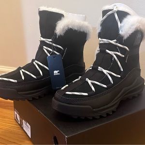 Insulated waterproof boots